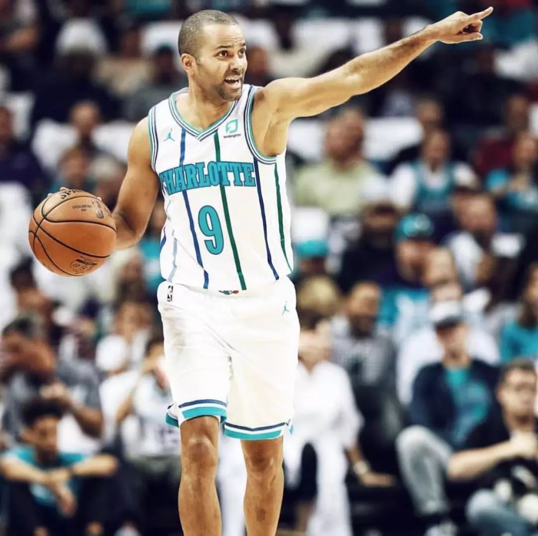 KAIYUN-跆拳道巡回赛掀起高潮,海滨巨龙队鏖战岭北迅豹队,老将里程碑之夜——技战术储备厚实的简单介绍